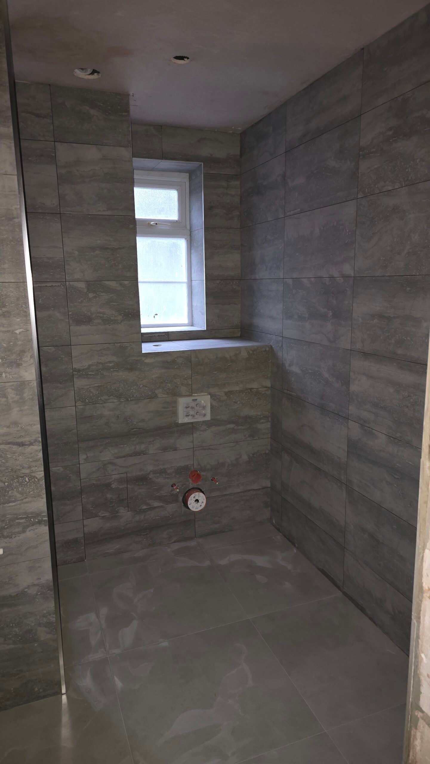 Stylish kitchen by HM Construction