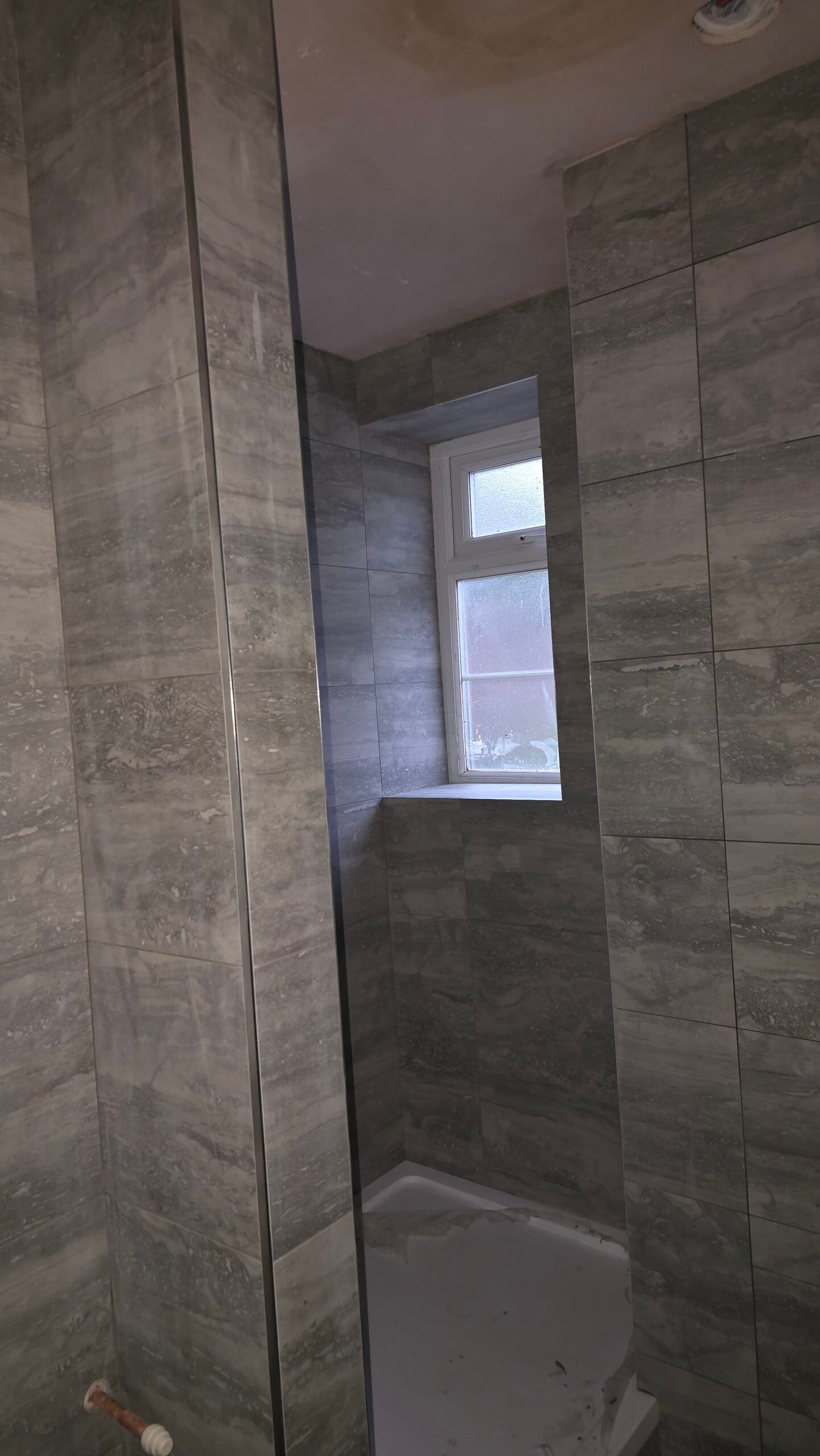 Stylish kitchen by HM Construction