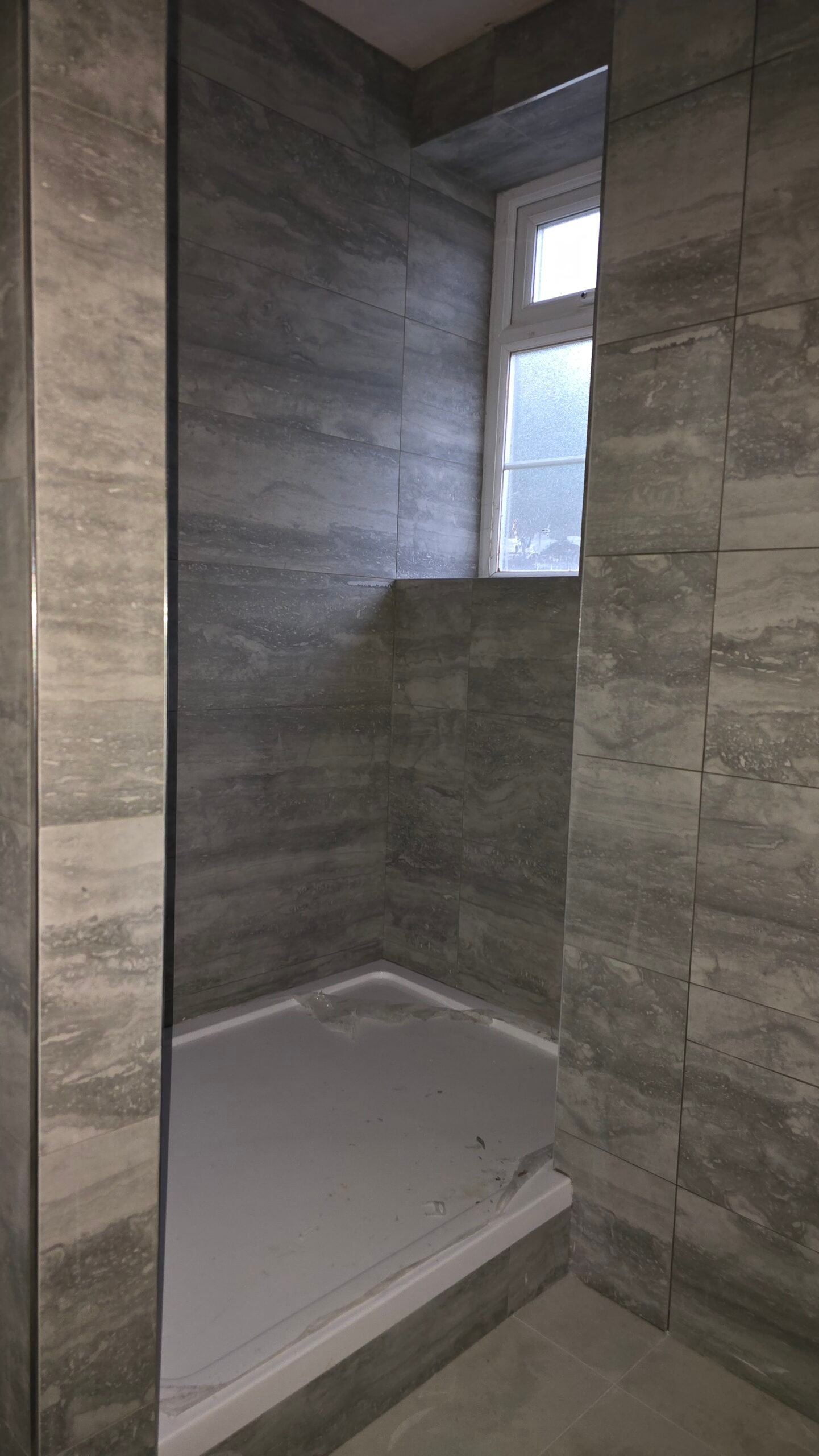 Stylish kitchen by HM Construction