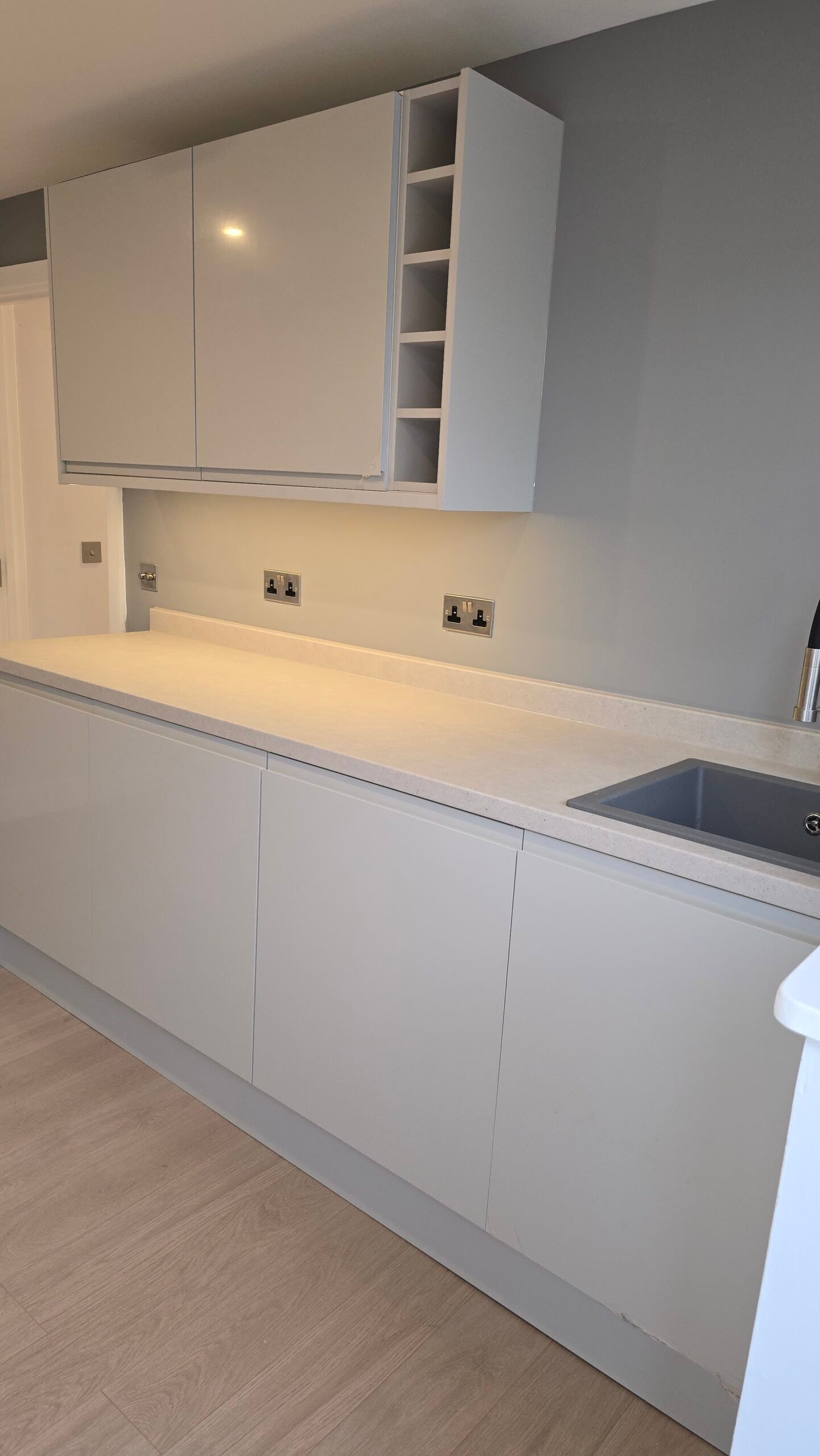 Stylish kitchen by HM Construction