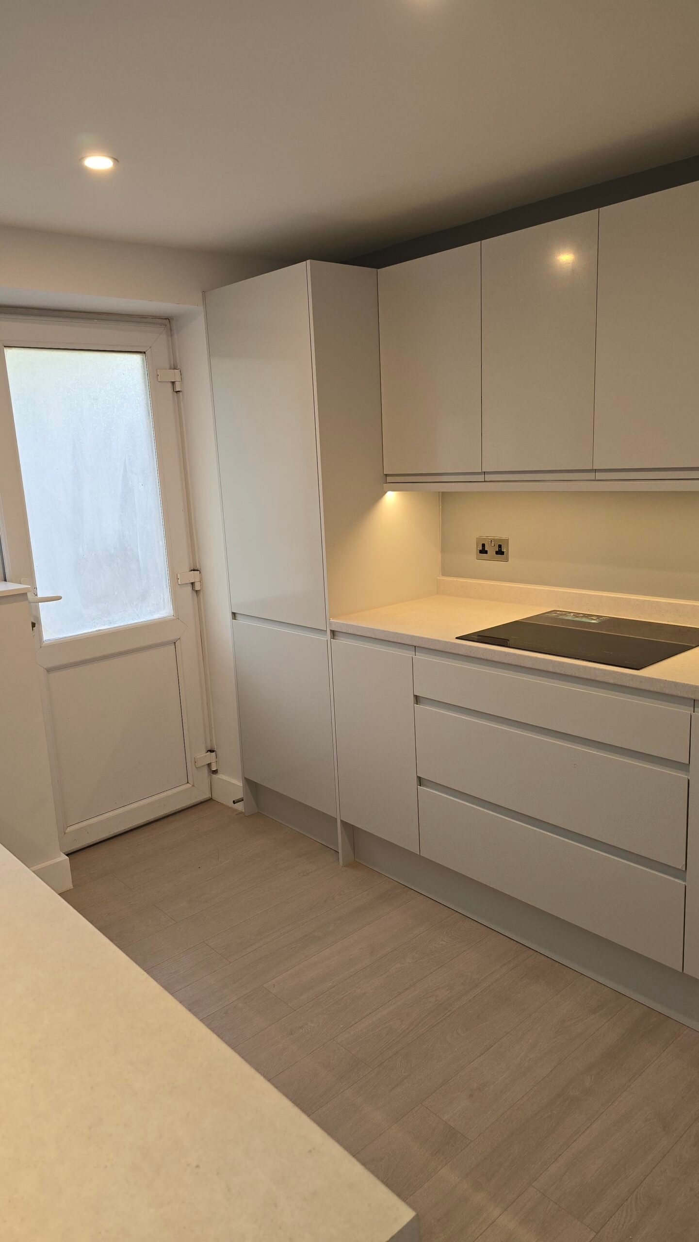 Stylish kitchen by HM Construction